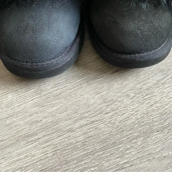 UGG BLACK MONGOLIAN BOOTS - Picture 9 of 11